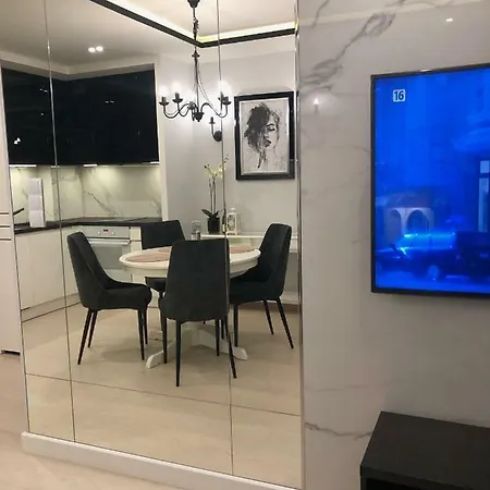 Blizej Morza Sorrento Z Garazem 코워브제크