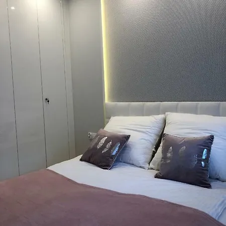 Blizej Morza Sorrento Z Garazem 코워브제크